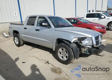 2006 Dodge Dakota Quad Slt z USA, uszkodzony, nr VIN 1D7HW48NX6S589635